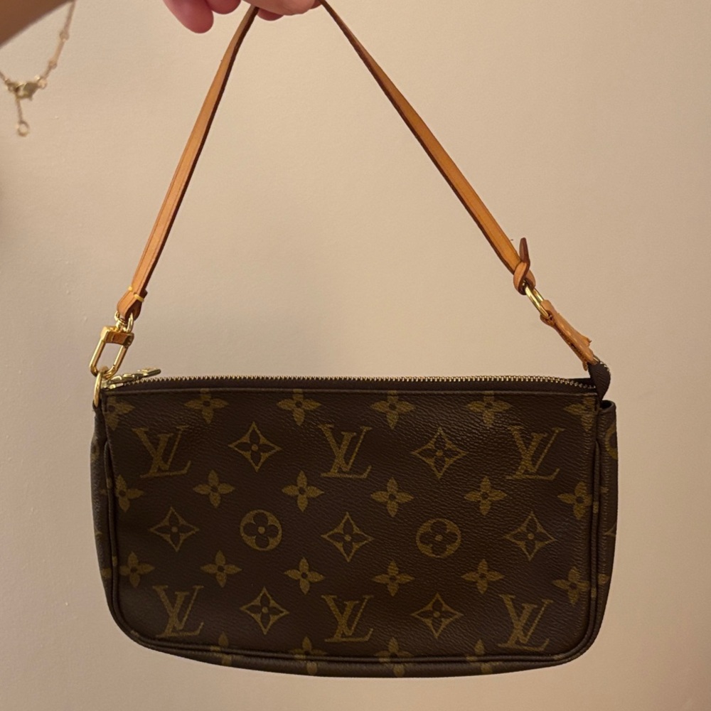 Louis Vuitton Monogram Pouchette